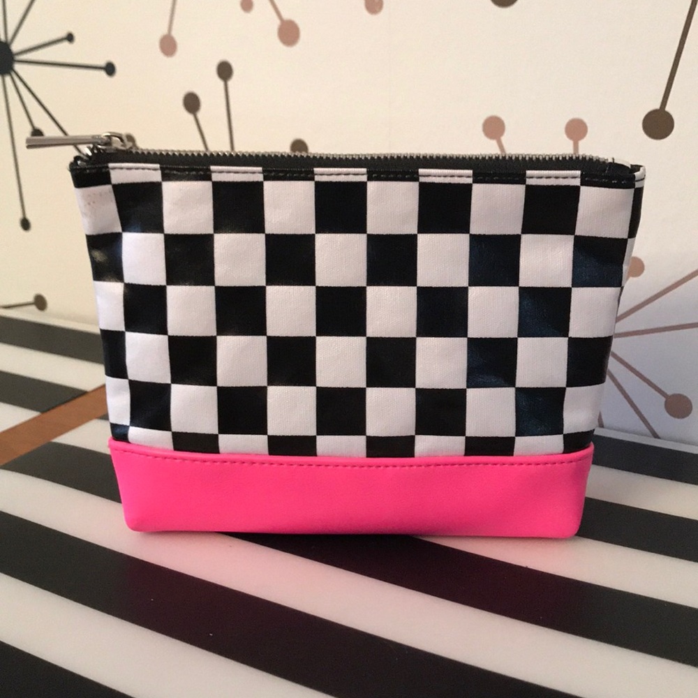 Forever 21 checkered and pink zip pouch NWOT